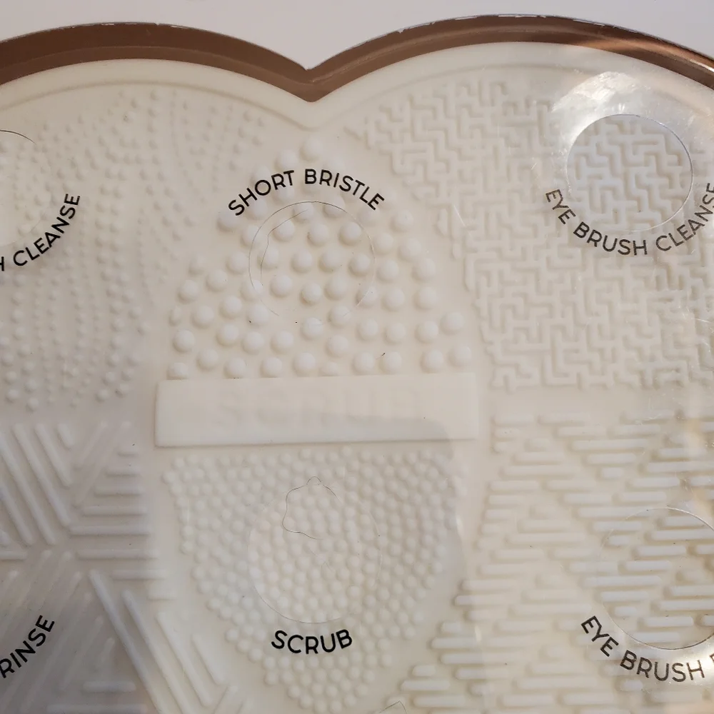 Beauty Intuition Cosmetic Brush Cleaning Mat